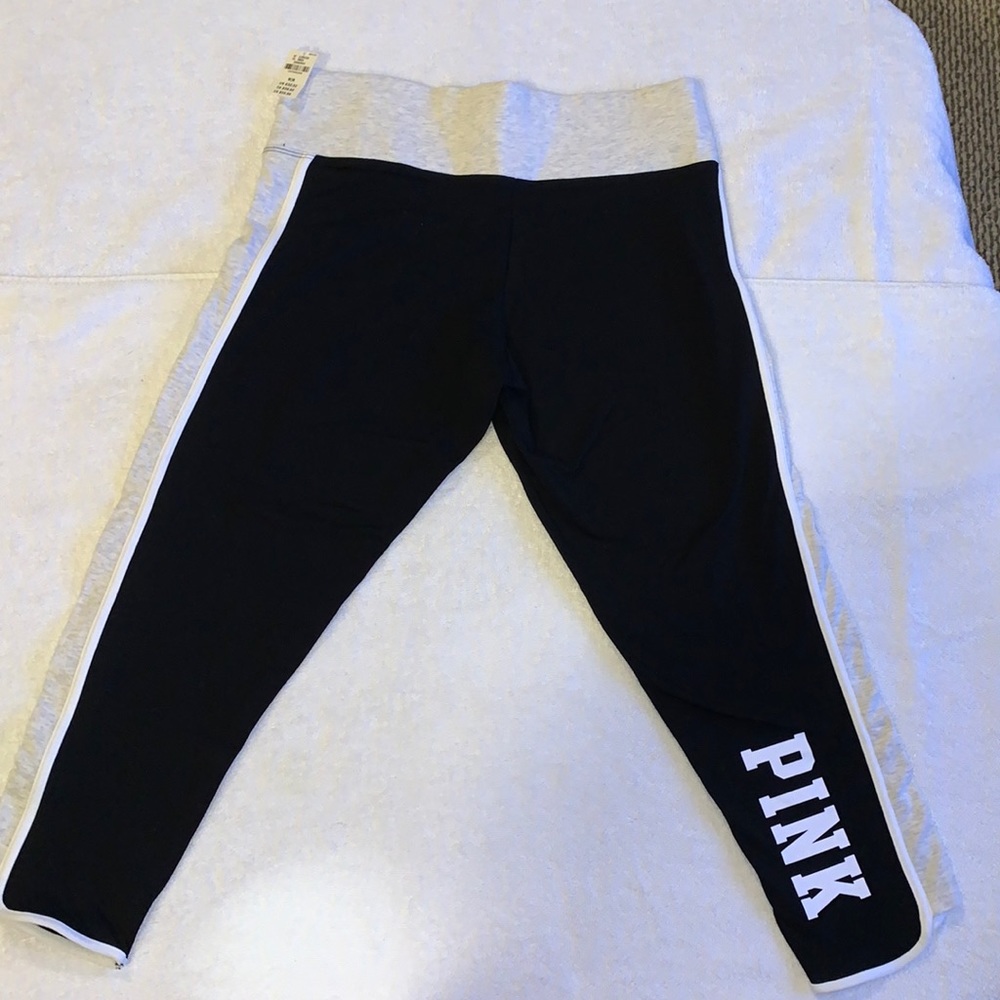 VS PINK Capri athletic leggings size M